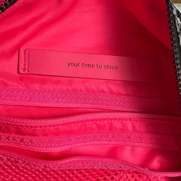 LuluLemon Black and White Patterned Duffel Bag, gym - Picture 16 of 16